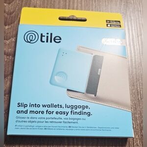 NWT Life360 Tile Slim Wallet Finder/Bluetooth tracker aqua lemon